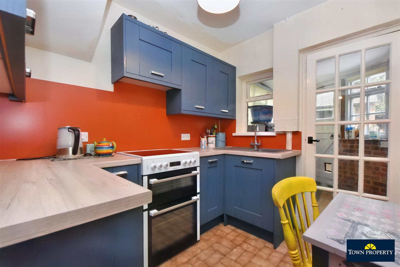 Property Details for Beachy Head Road Eastbourne East Sussex BN20 7QS